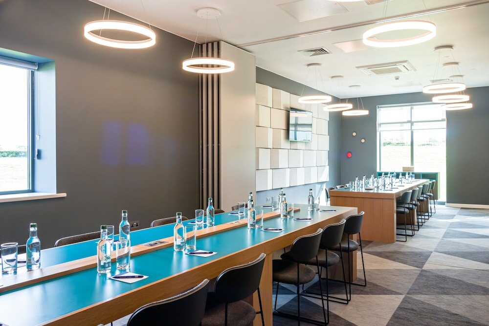 Фото Holiday Inn Express Bodmin - Victoria Junction, an Ihg Hotel