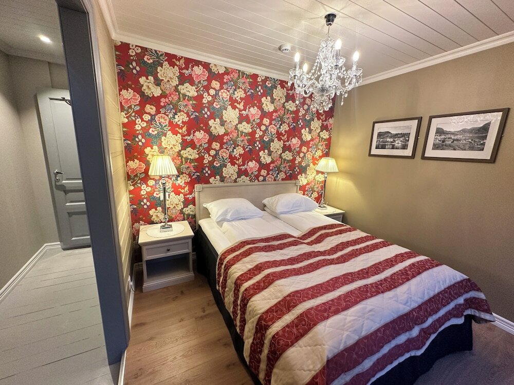 Фото Hofslund Fjord Hotel