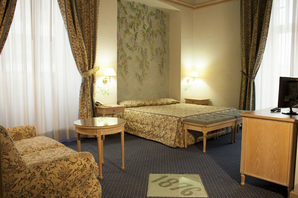 Фото Hotel de La Ville