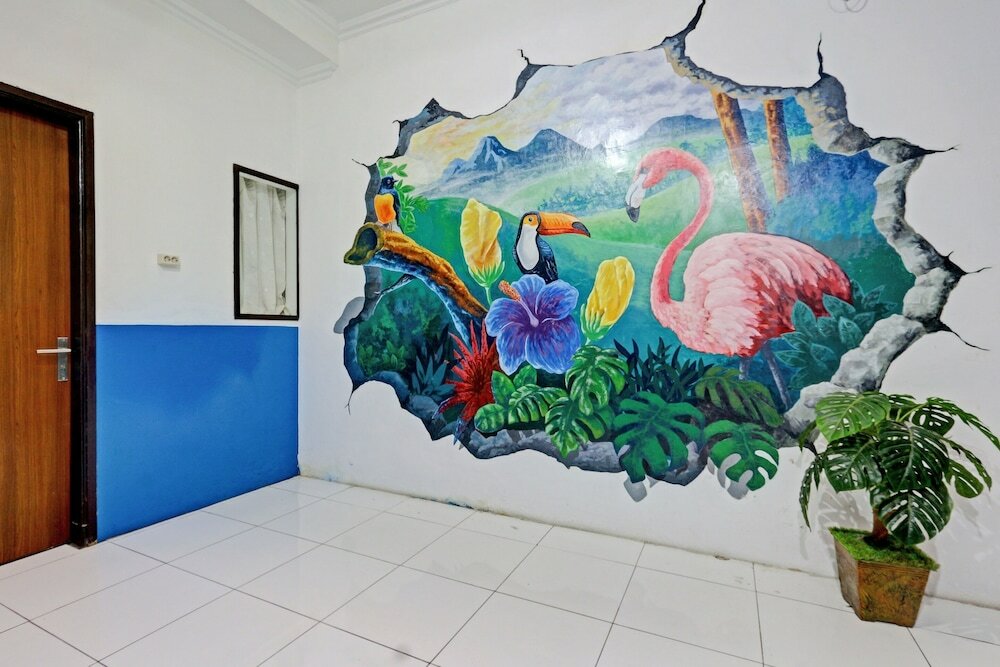 Фото RedDoorz near Mall Ciputra 2