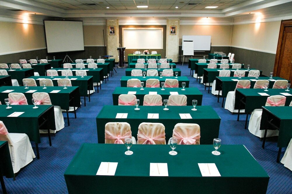 Фото Metro Park View Hotel Kota Lama Semarang