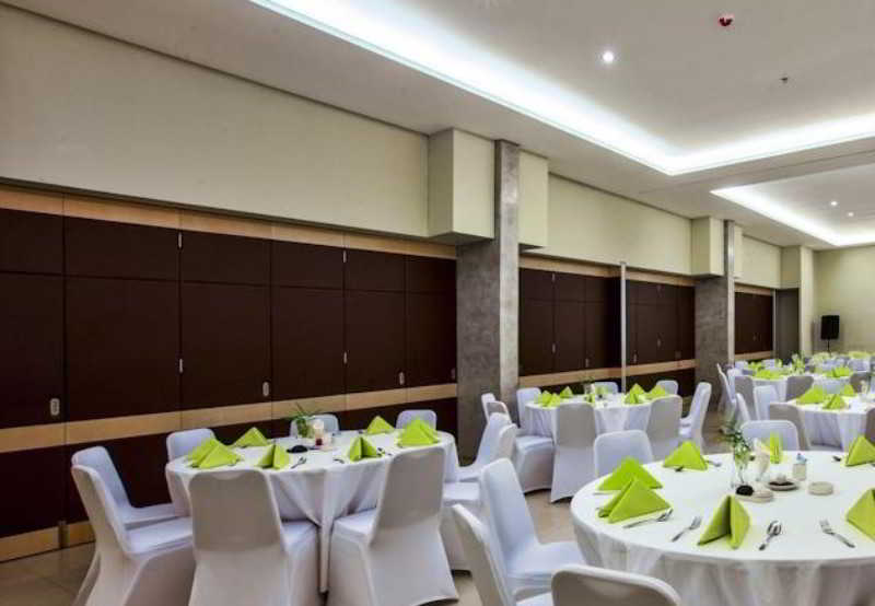 Фото Grandmas Plus Hotel Airport