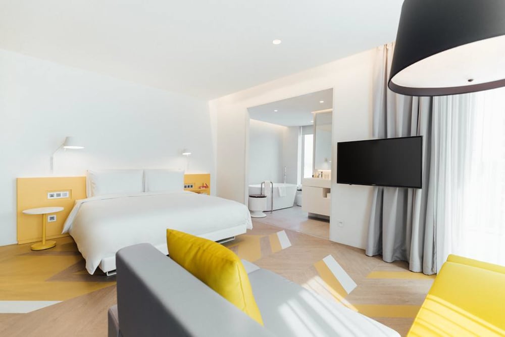 Фото The Place Taipei