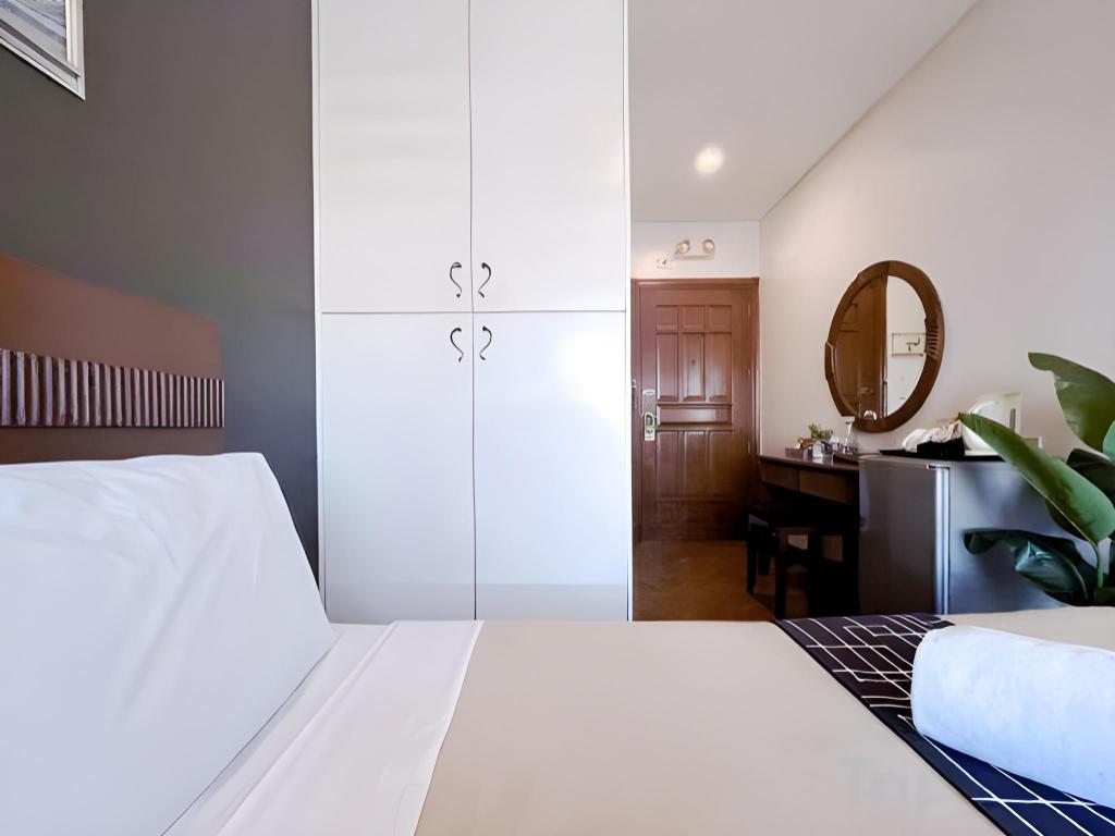 Фото Townhouse Oak Avitel Hotel