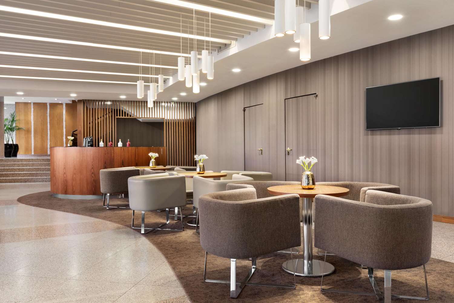 Фото Ramada by Wyndham Lisbon