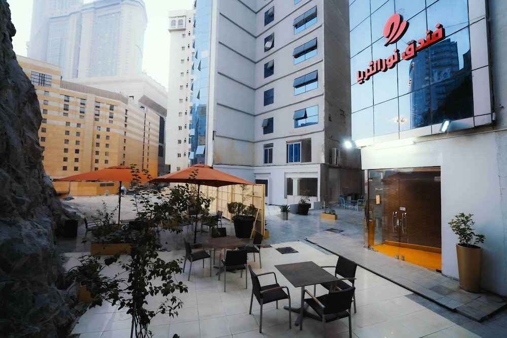 Фото Nour Al Thuria Hotel