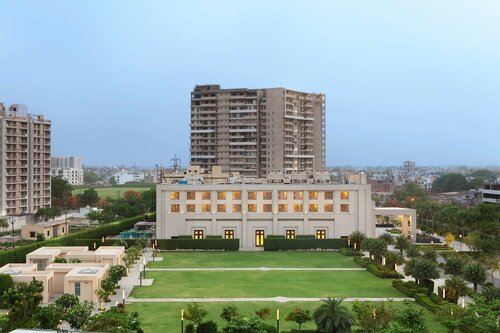 Внешний вид отеля DoubleTree by Hilton Hotel Agra в Агре, фото 5