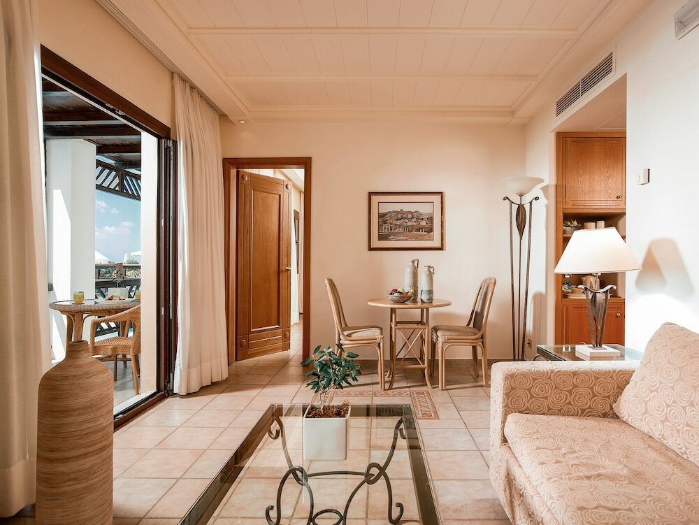 Фото Mitsis Royal Mare