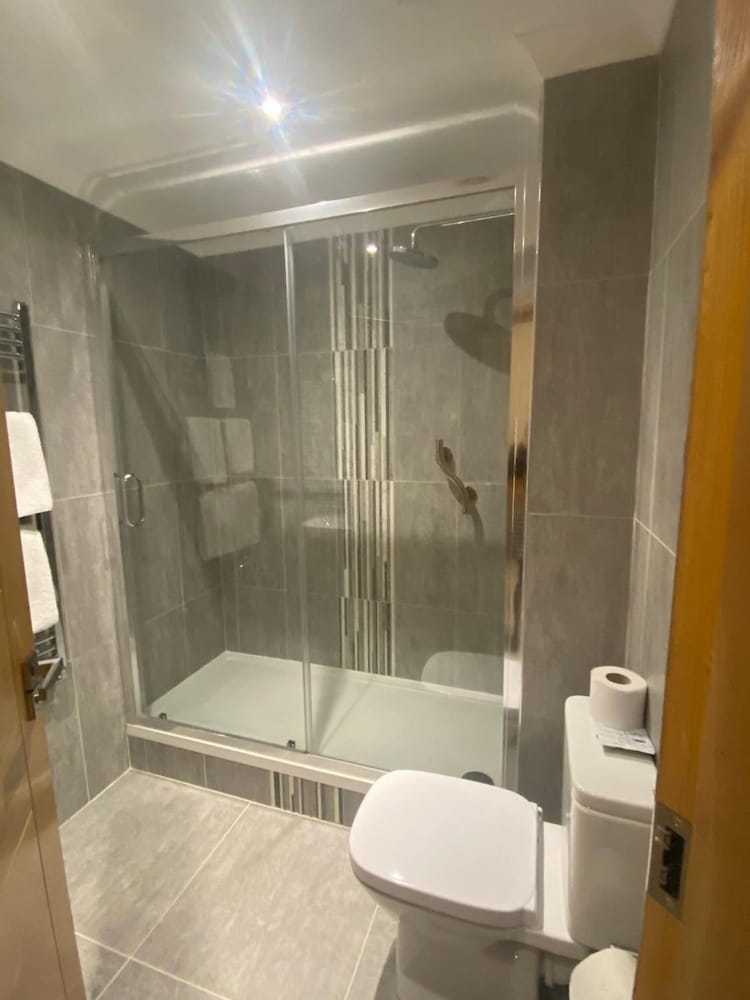 Фото The City Hotel