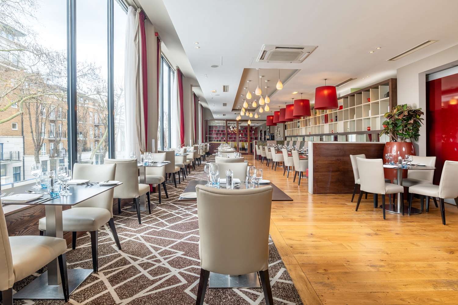 Фото Hilton London Olympia