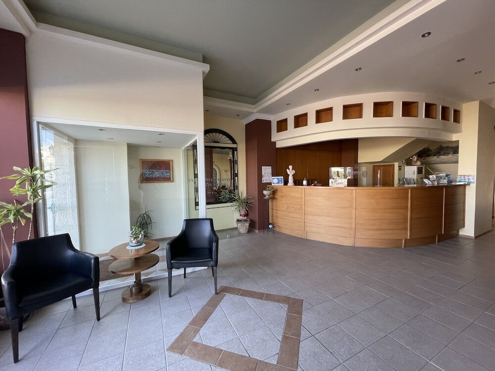 Фото Hotel Flisvos