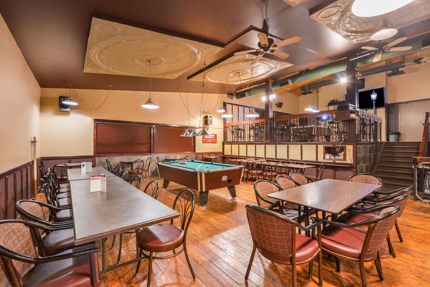 Фото Canadas Best Value Inn Whitecourt