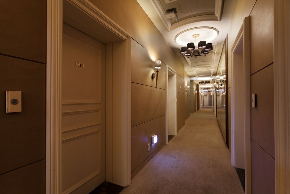 Фото The Riverside Hotel