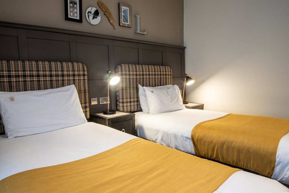 Фото The Feathers Hotel