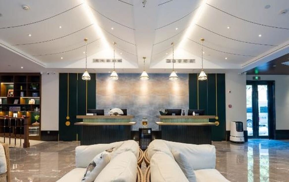 Фото Hiking Hotel Hangzhou