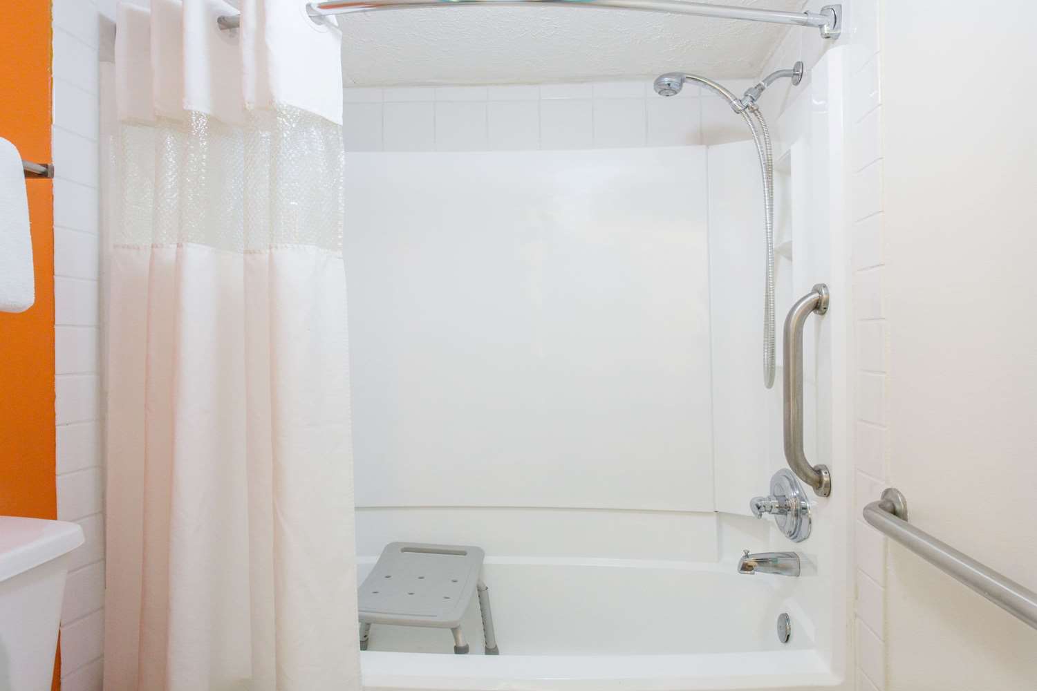 Фото Howard Johnson by Wyndham Ocala Fl