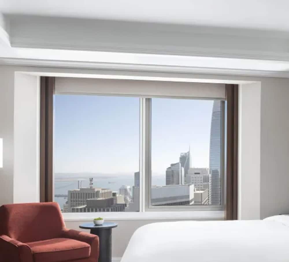 Фото Four Seasons Hotel San Francisco at Embarcadero