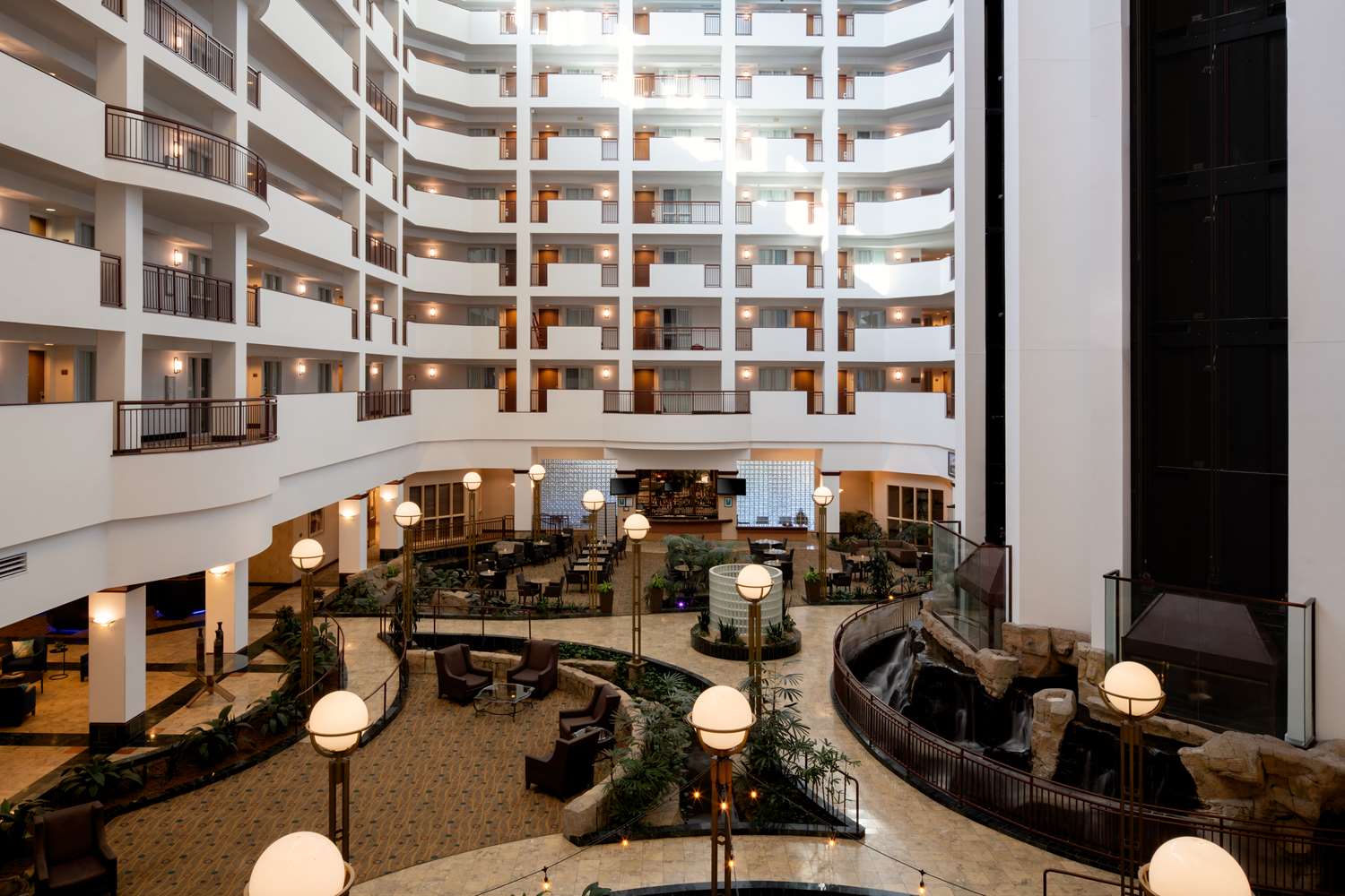 Фото Embassy Suites by Hilton Portland Airport