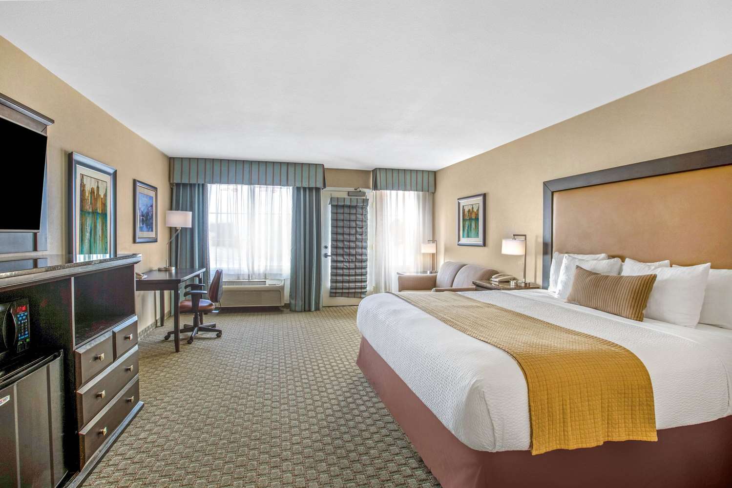 Фото La Quinta Inn & Suites by Wyndham Paso Robles