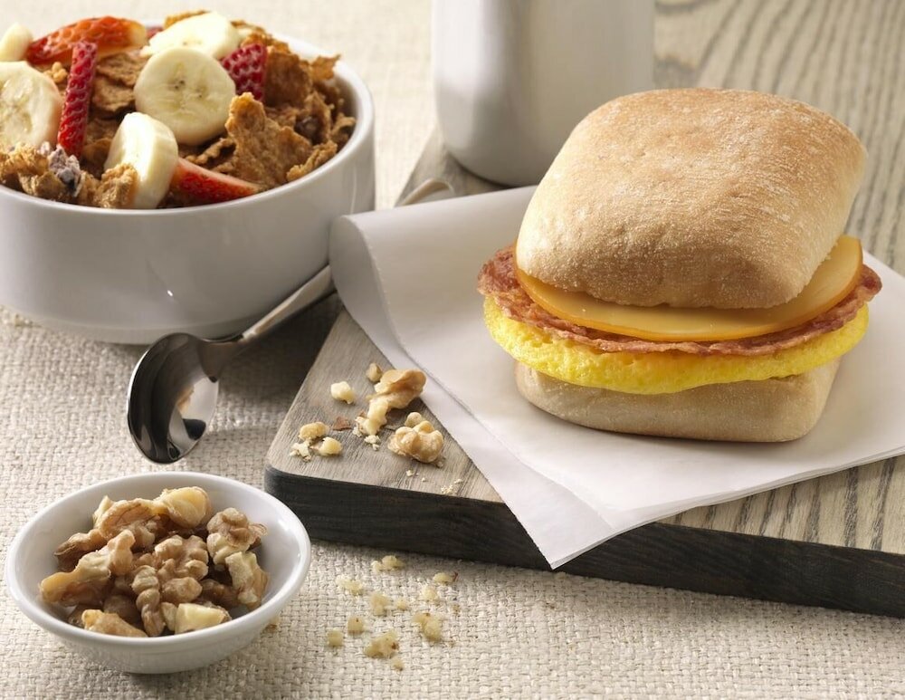 Фото Home2 Suites by Hilton Newark Airport