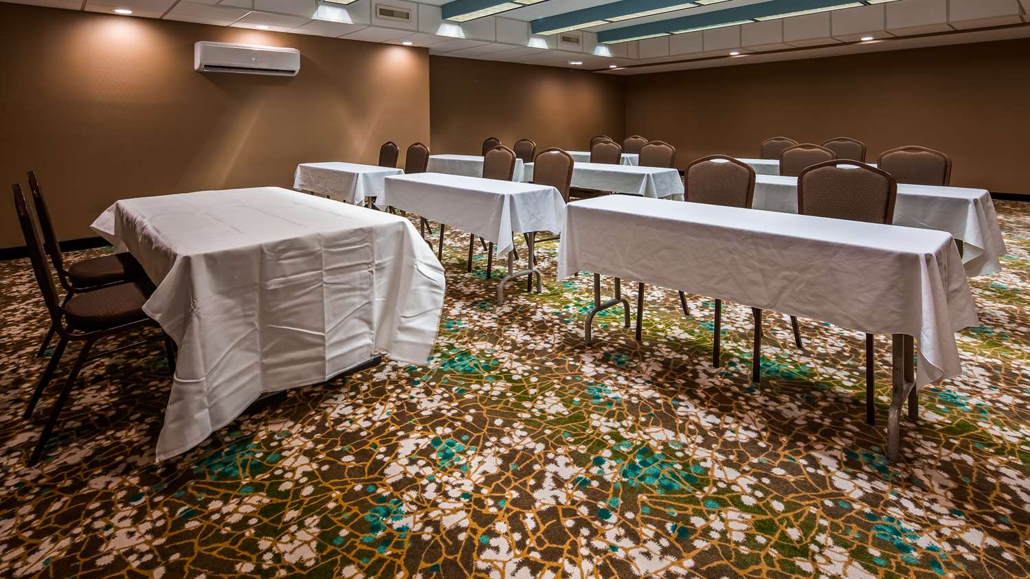 Фото Best Western Warren Hotel