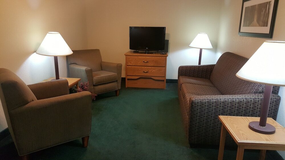 Фото AmericInn by Wyndham Garden City