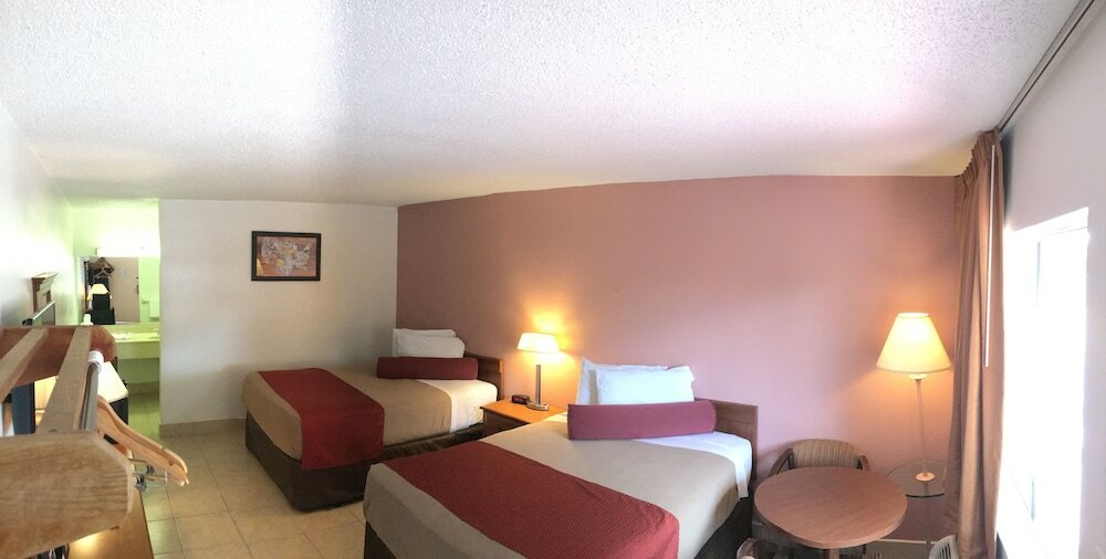 Фото Econo Lodge North