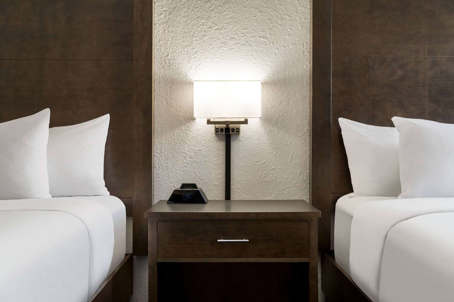 Фото Ramada by Wyndham Rochester Mayo Clinic Area