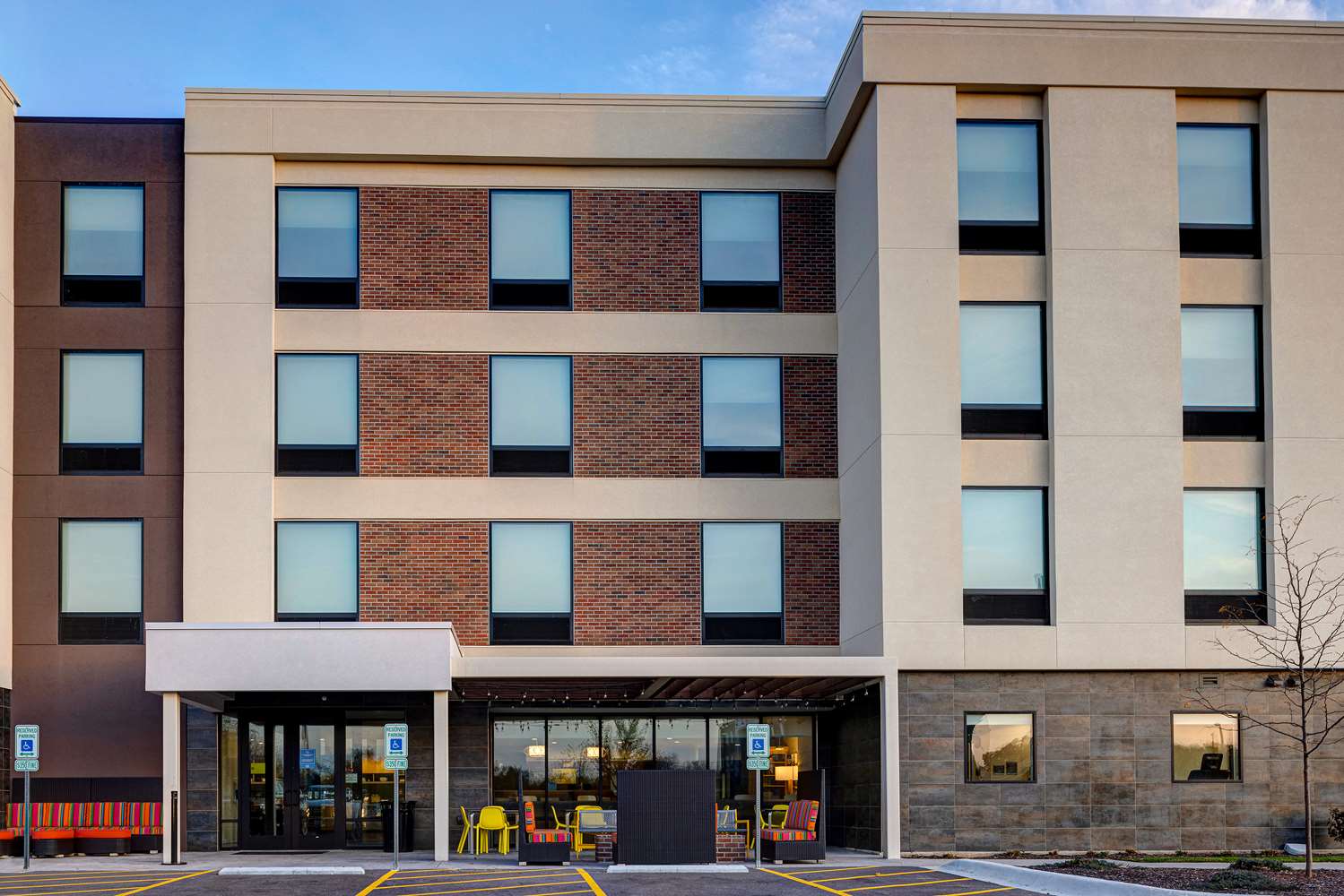 Фото Home2 Suites by Hilton Dekalb