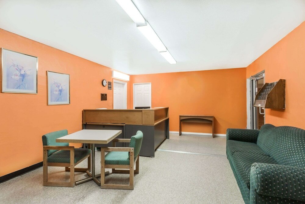 Фото Knights Inn Wendover