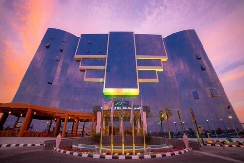 Гостиница Holiday Villa Hail Hotel فندق هوليداي فيلا حائل в Хаиле