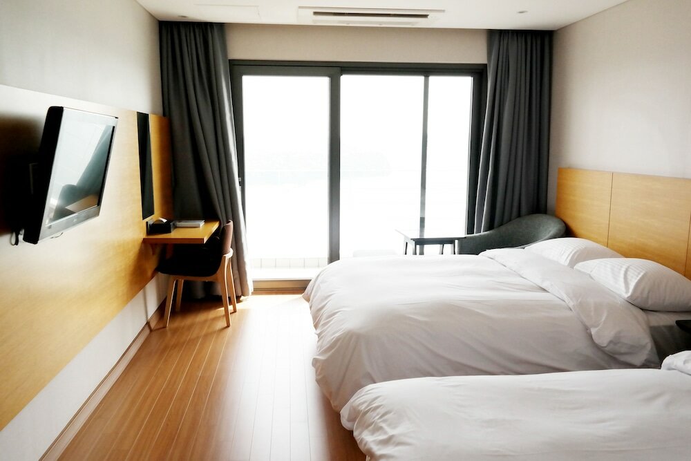 Фото Asia Lakeside Hotel