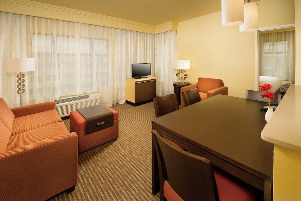 Фото TownePlace Suites by Marriott Dallas Dfw Airport N/Grapevine