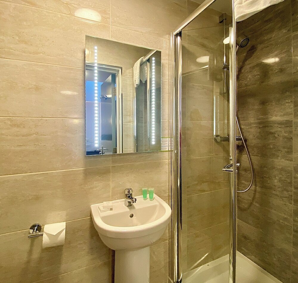 Фото Sure Hotel by Best Western Reading