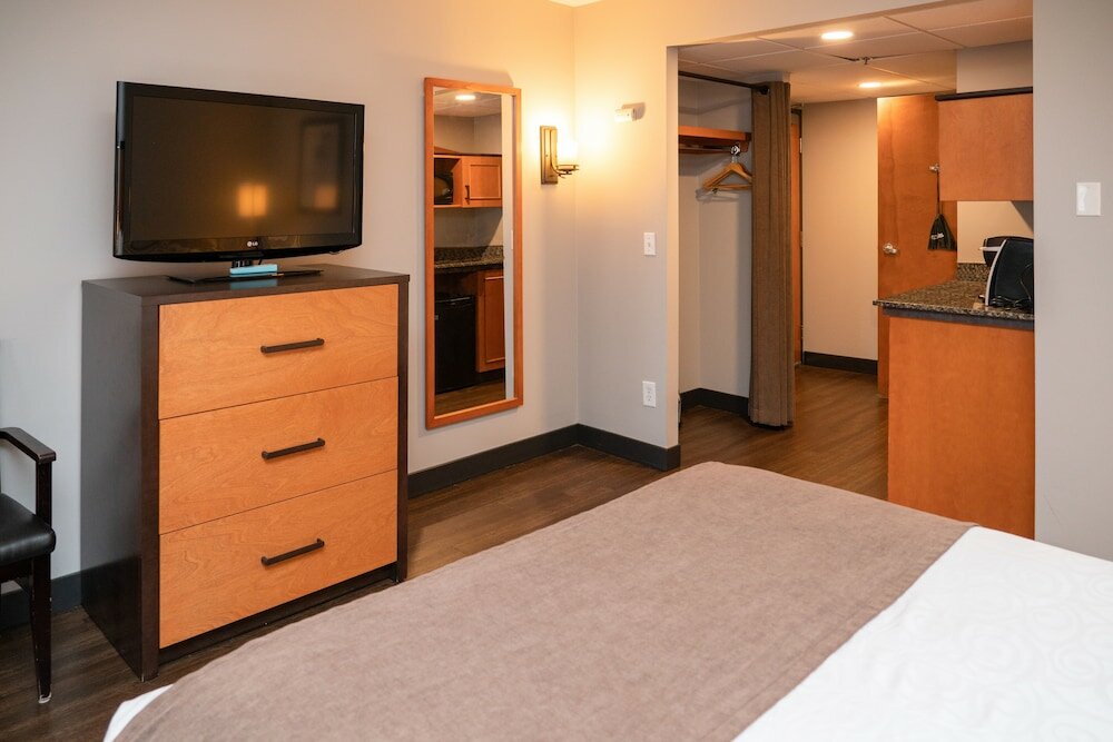 Фото Pocaterra Inn and Waterslide