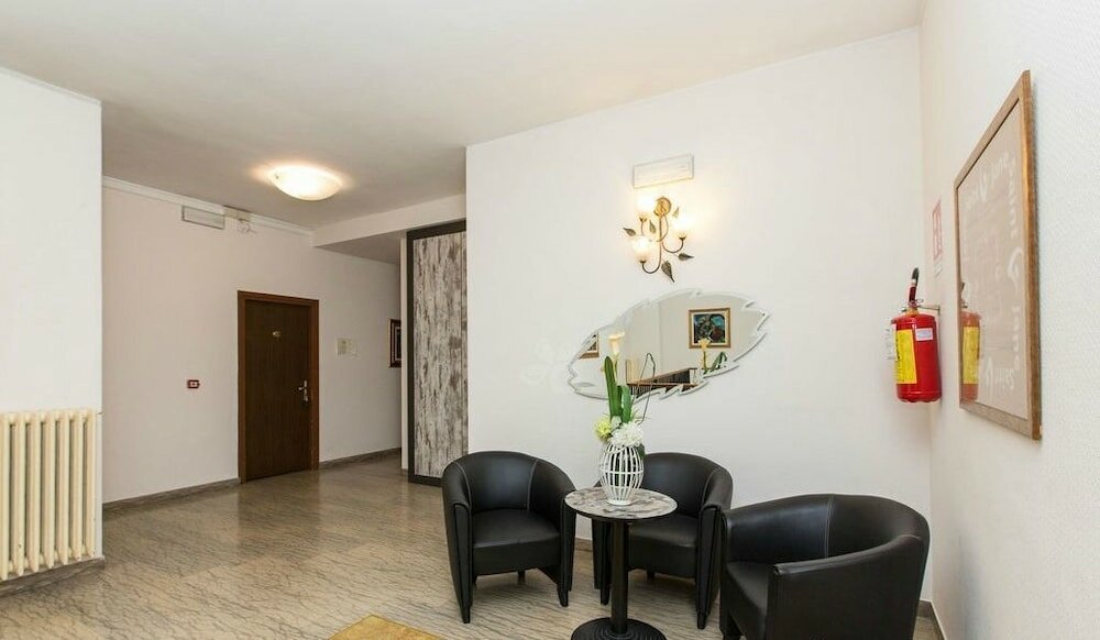 Фото Hotel Corona