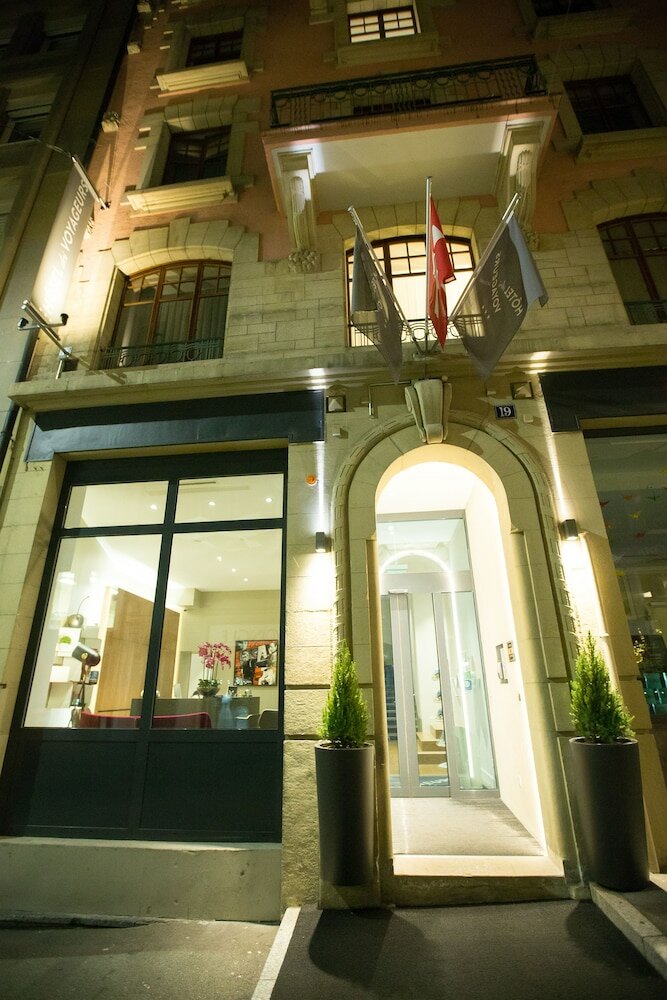 Фото Hôtel des Voyageurs