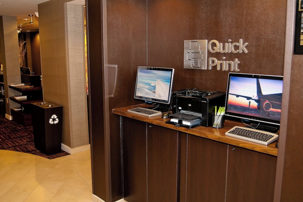 Фото Courtyard by Marriott Cincinnati Airport