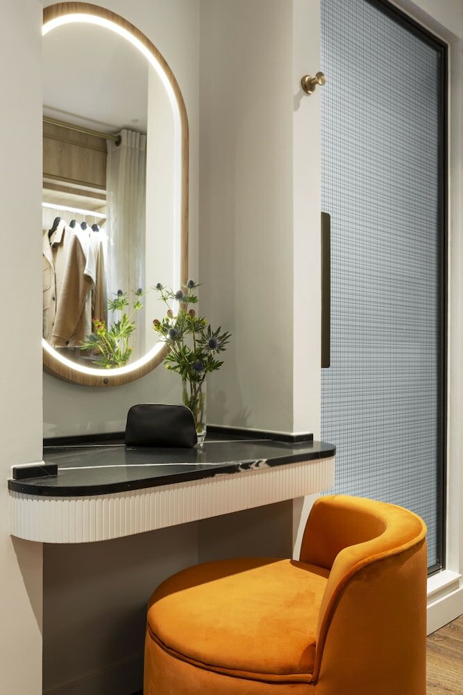 Фото Virgin Hotels Edinburgh