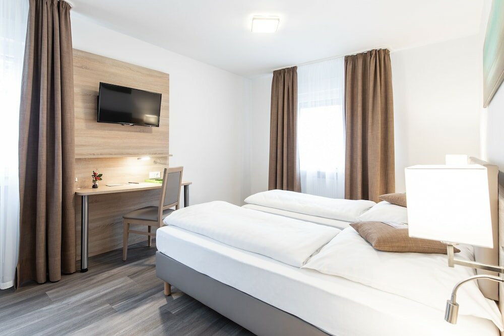 Фото Hotel Köln 2020