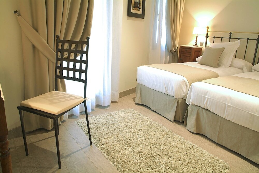 Фото Le Petit Boutique Hotel - Adults Only