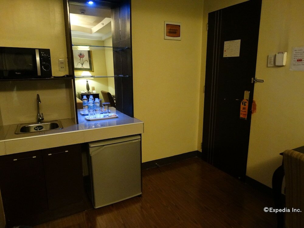 Фото Silver Oaks Suites & Hotel