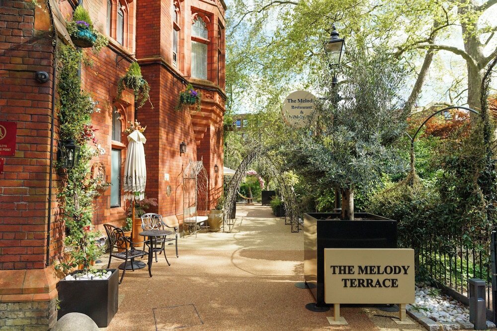 Фото St Paul's Hotel