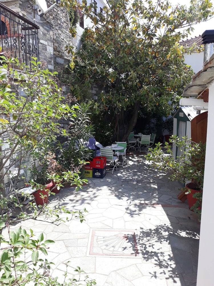 Фото Archontiko Theodora