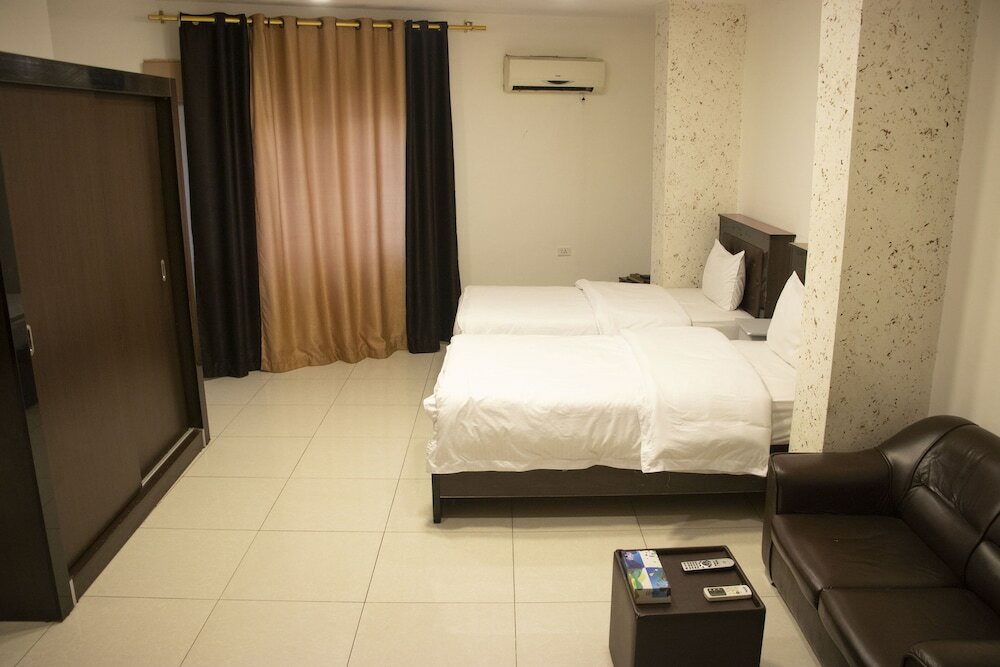 Фото Sara Crown Hotel