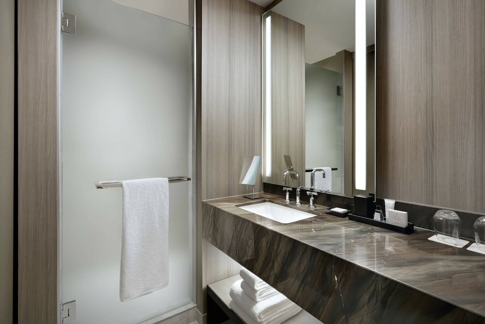 Фото Jw Marriott Edmonton Ice District