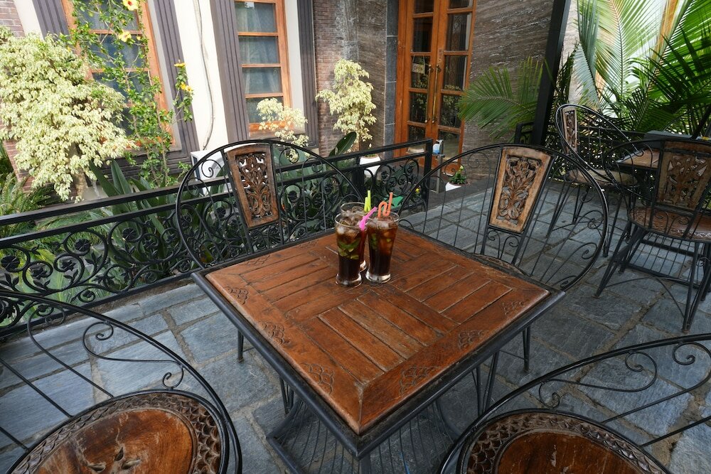 Фото Sterling Banquet and Hotel