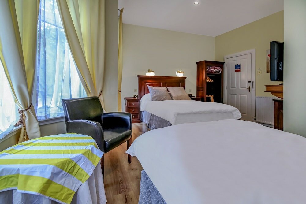 Фото Oyo Avenue House