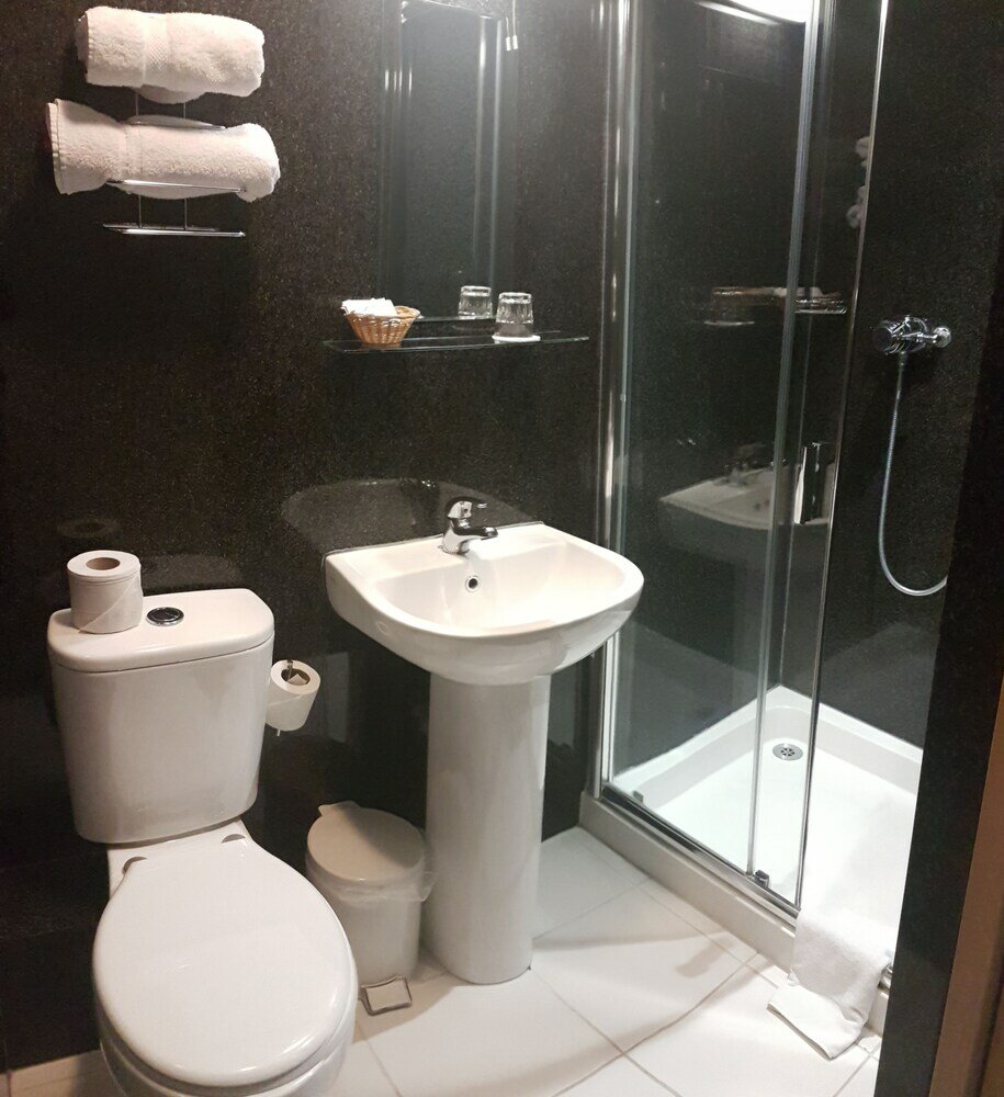 Фото St Giles Heathrow Hotel