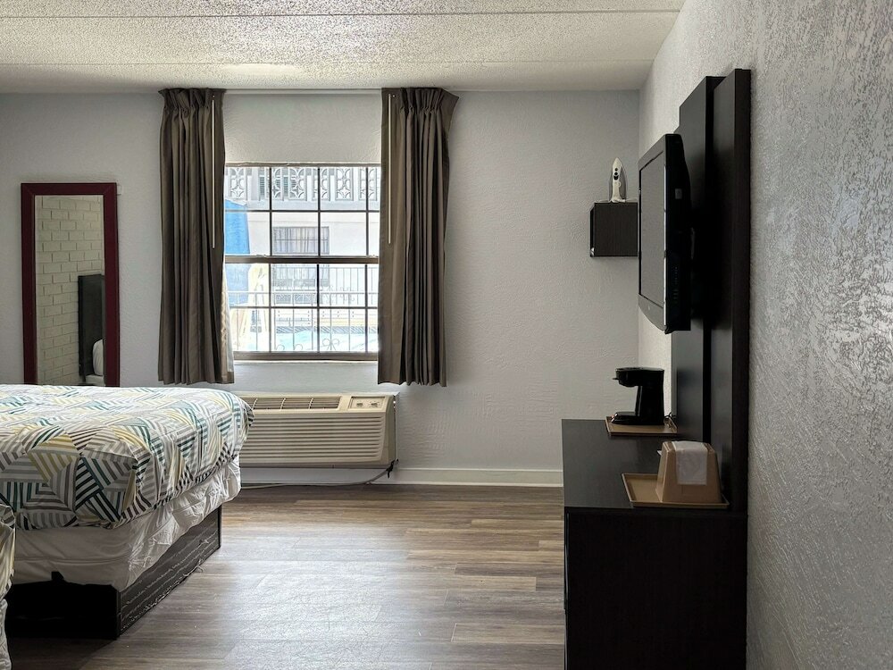 Фото Studio 6 Tallahassee, Fl – North Monroe